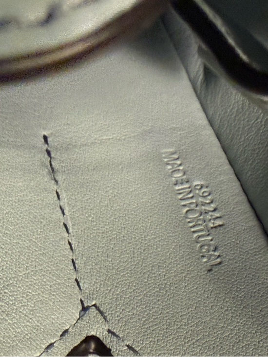 Loewe Elephant Pocket
Anagram Shoulder Bag Leather - Picture 9 of 10